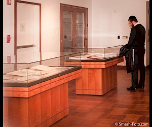 Floating Worlds and Future Cities